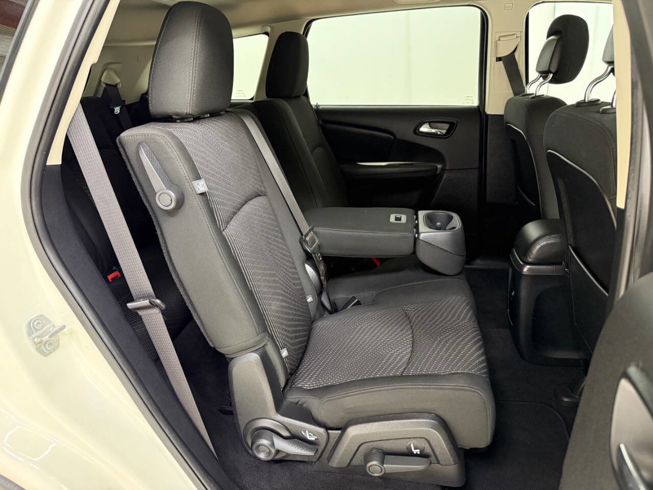 Used 2020 Dodge Journey SE w/ SE Popular Equipment Group FWD image 30