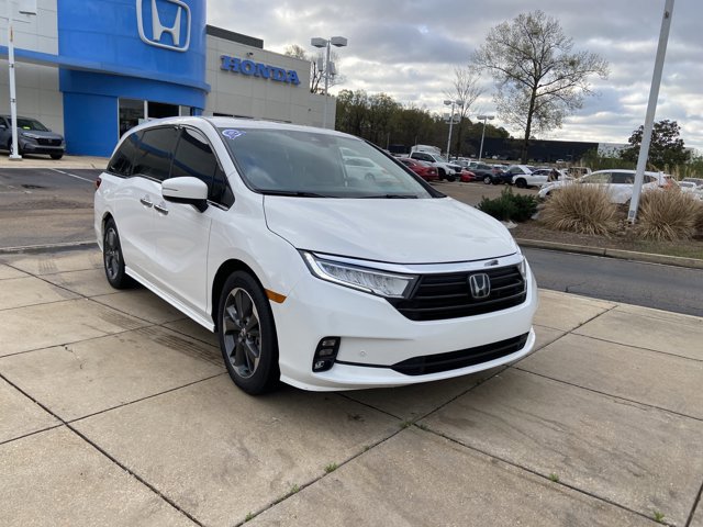 Used 2023 Honda Odyssey Elite image 2