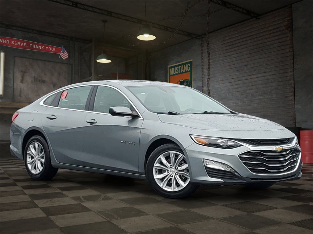 Used 2024 Chevrolet Malibu LT image 2