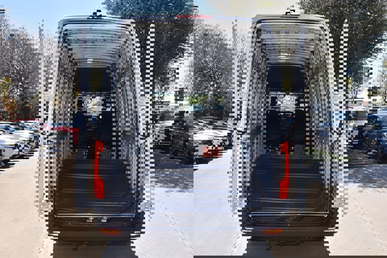 Used 2025 Mercedes-Benz Sprinter 2500 image 36