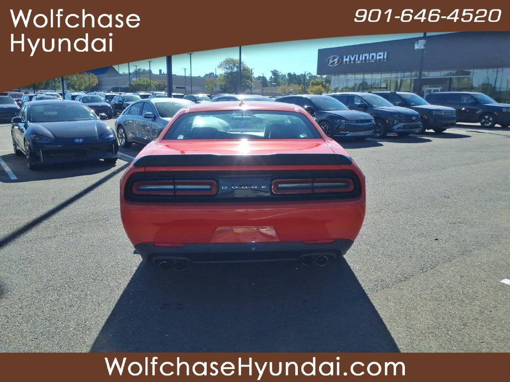 Used 2016 Dodge Challenger R/T Plus RWD image 4