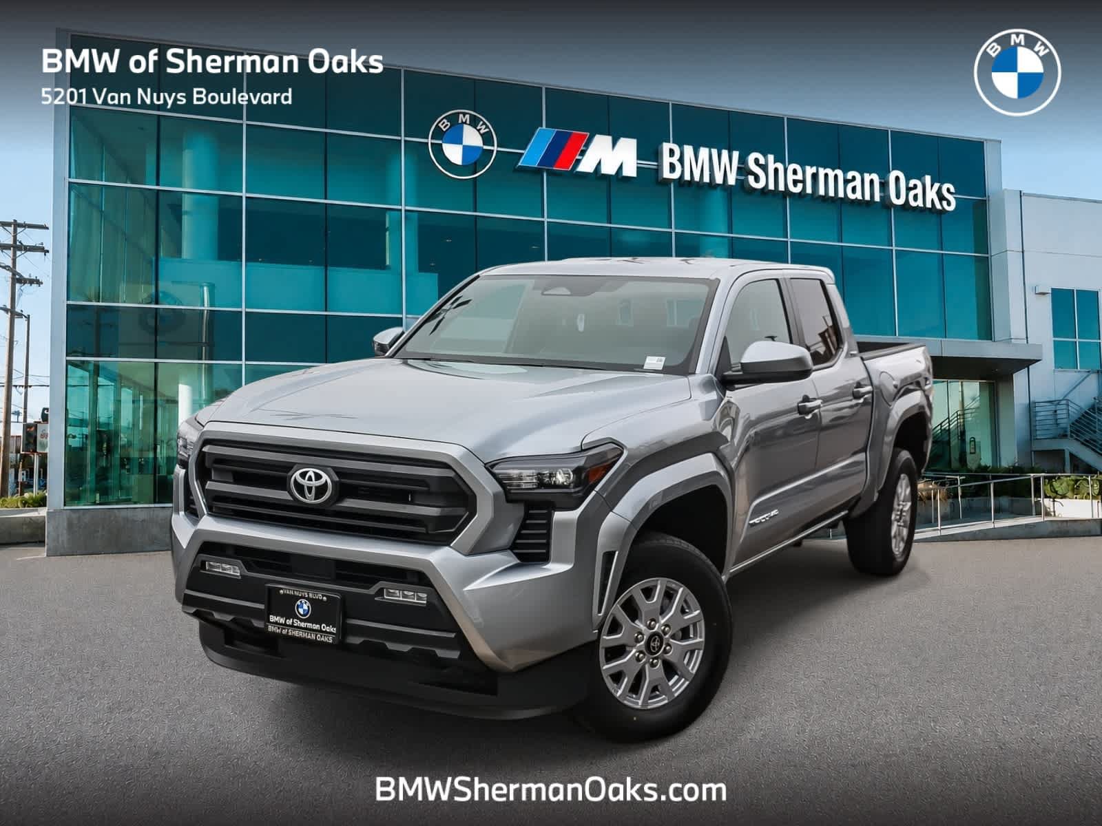 Used 2024 Toyota Tacoma SR5 AWD/4WD image 1