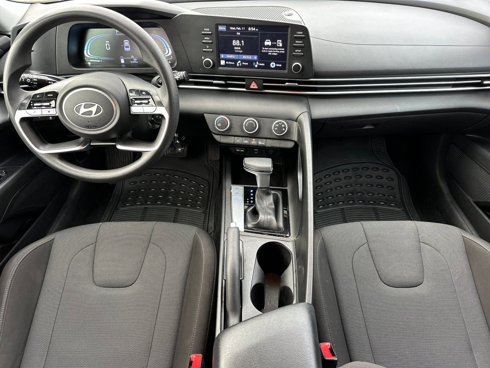 Used 2024 Hyundai Elantra SE image 12