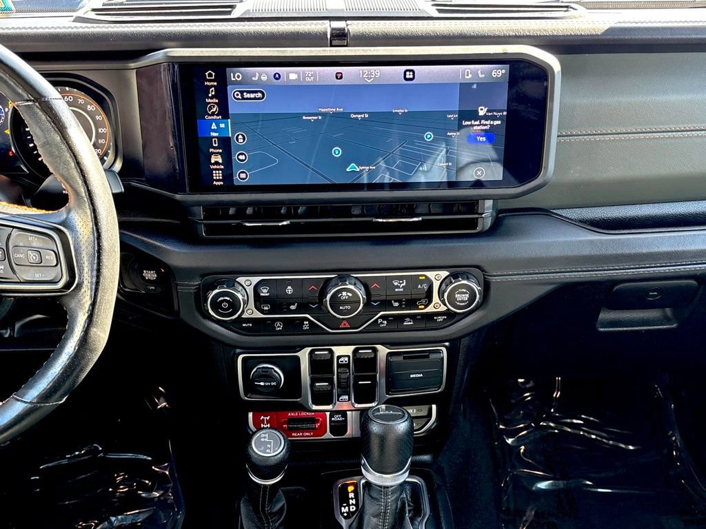 Used 2024 Jeep Gladiator Mojave w/ Technology Group image 26