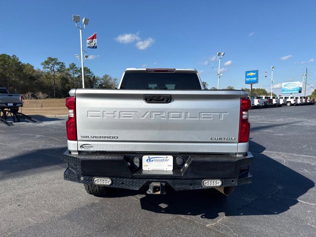 Used 2022 Chevrolet Silverado 2500 Custom w/ Custom Value Package image 4