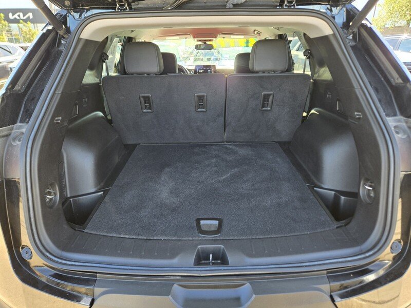 Used 2023 Chevrolet Blazer LT AWD/4WD image 14
