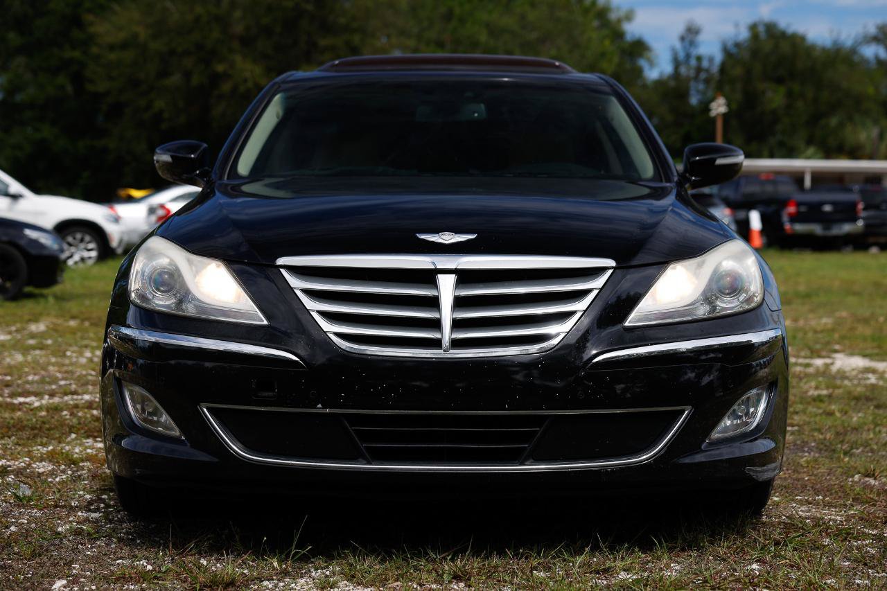 Used 2013 Hyundai Genesis 3.8 w/ Premium Pkg RWD image 17
