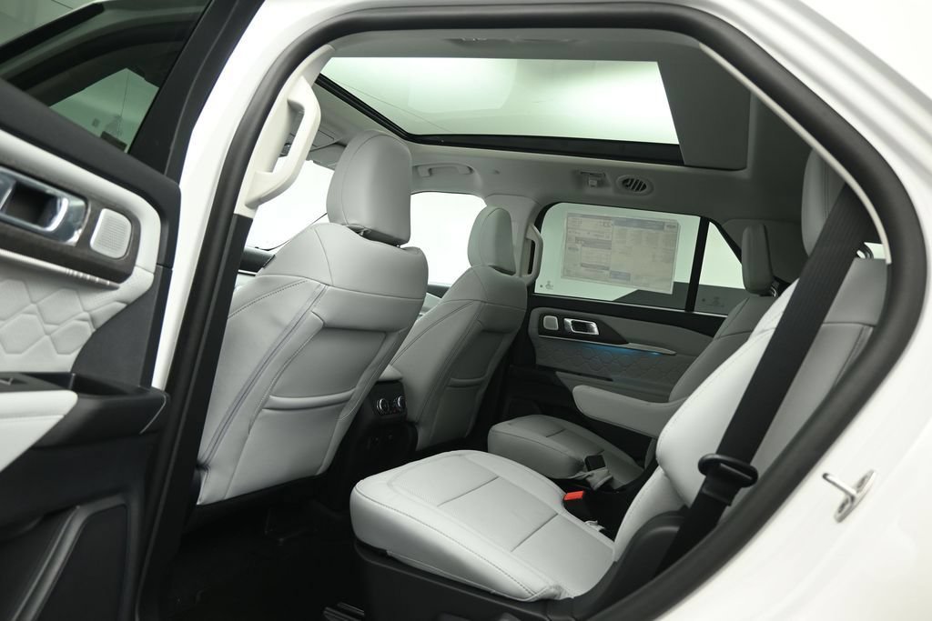 New 2026 Ford Explorer Platinum w/ LUX Leather Package AWD/4WD image 17