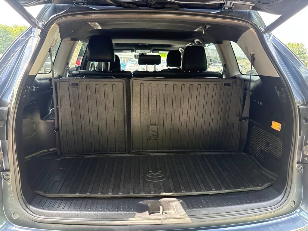 Used 2018 Toyota Highlander XLE AWD/4WD image 33