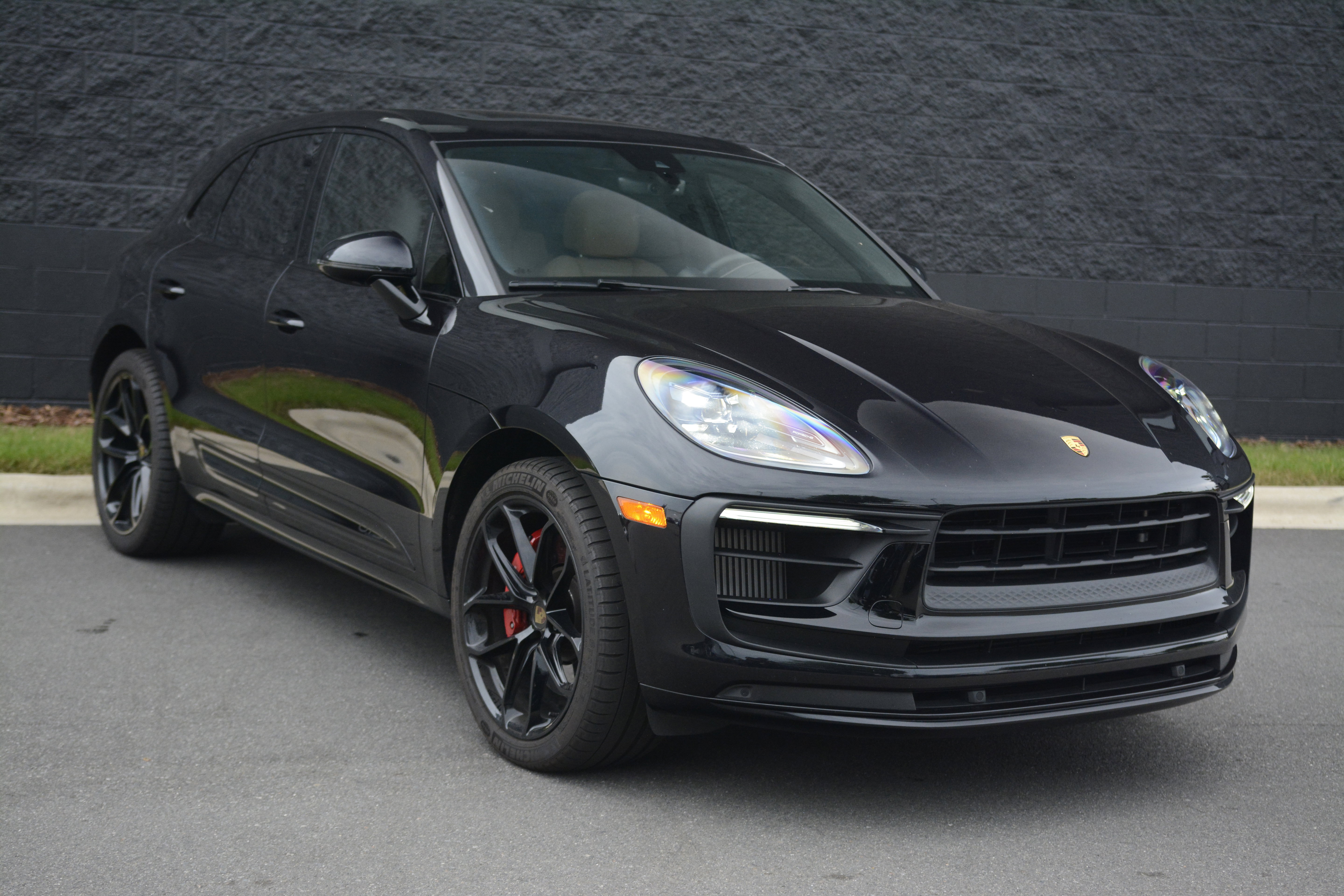 Certified 2023 Porsche Macan GTS AWD/4WD image 9