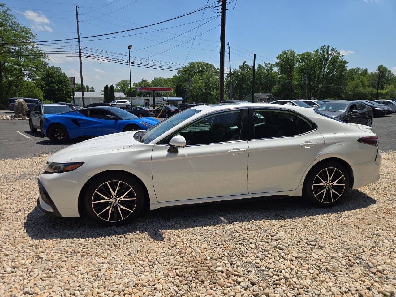 Used 2022 Toyota Camry SE w/ Cold Weather Package AWD/4WD image 3