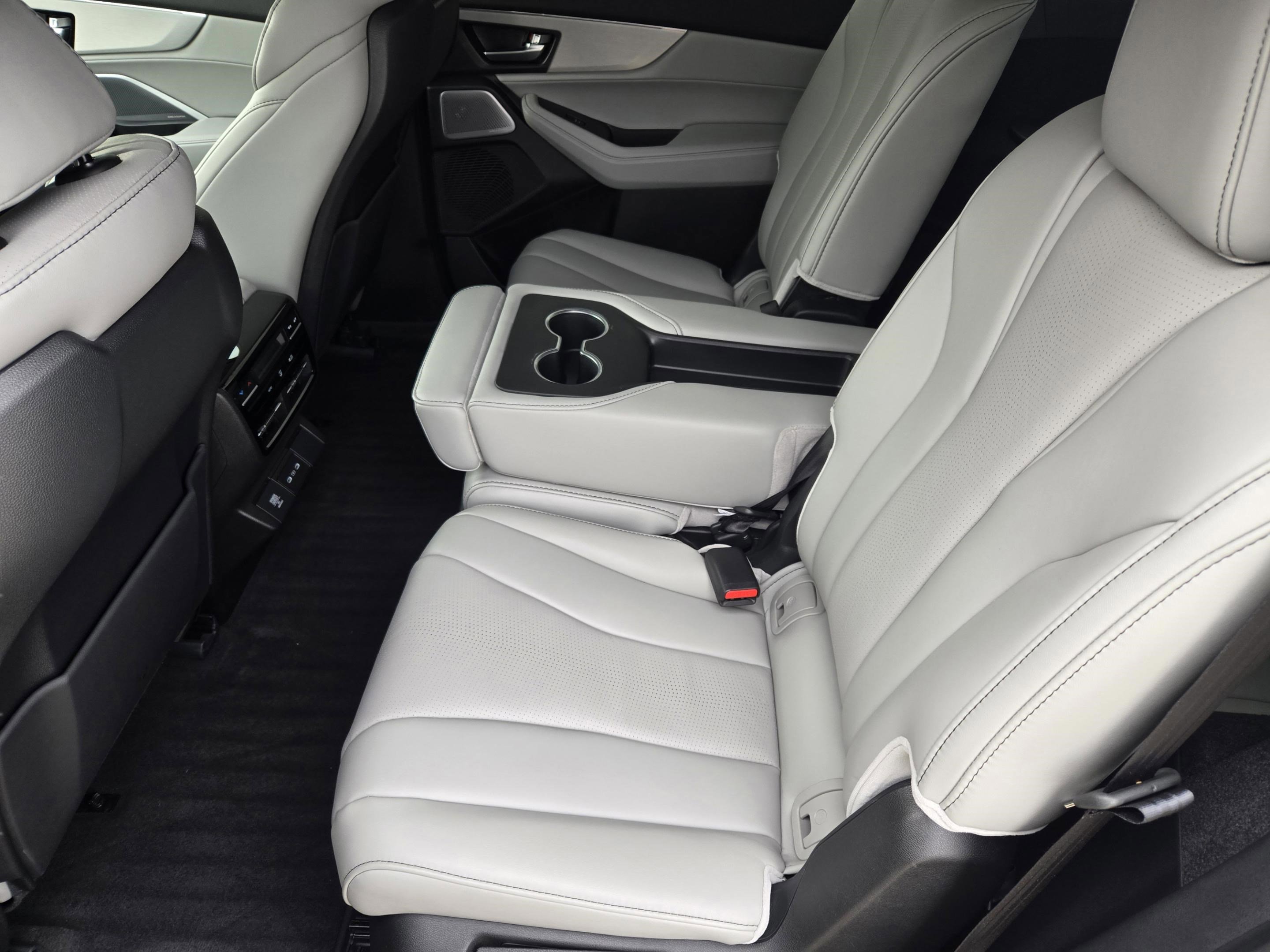 Certified 2026 Acura MDX w/ Technology Package image 25