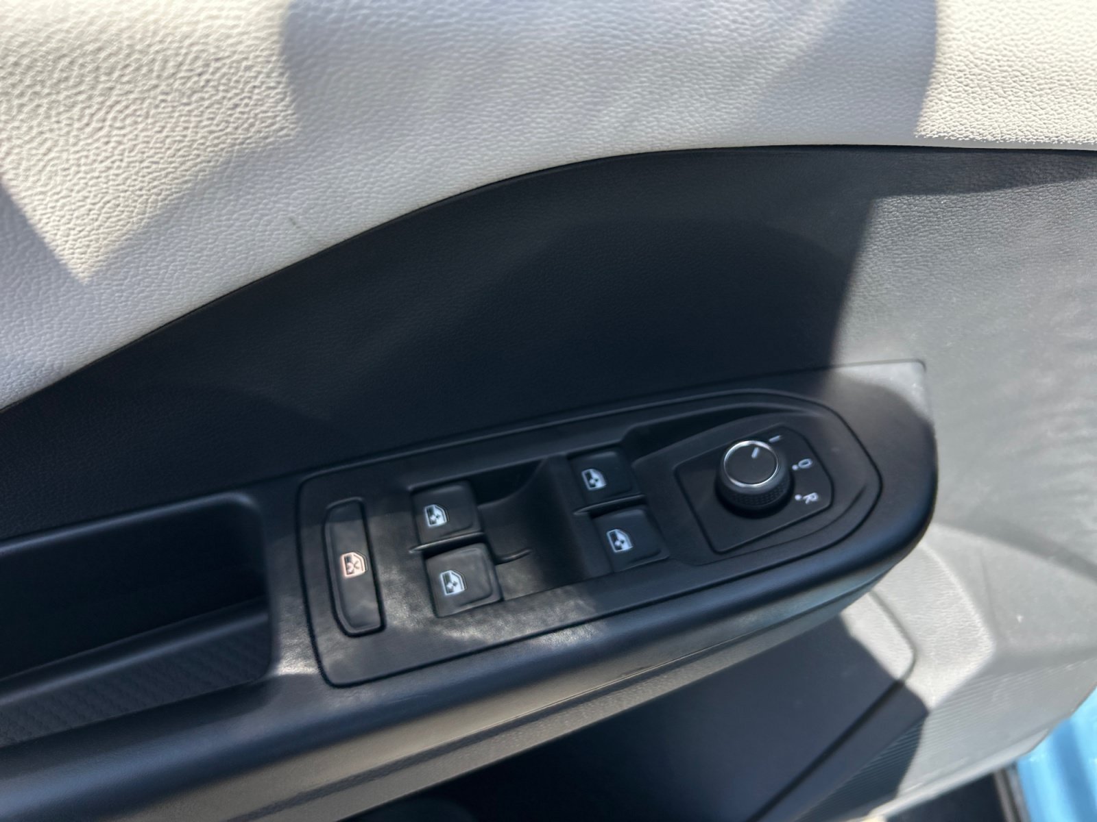 New 2026 Volkswagen Taos S FWD image 13
