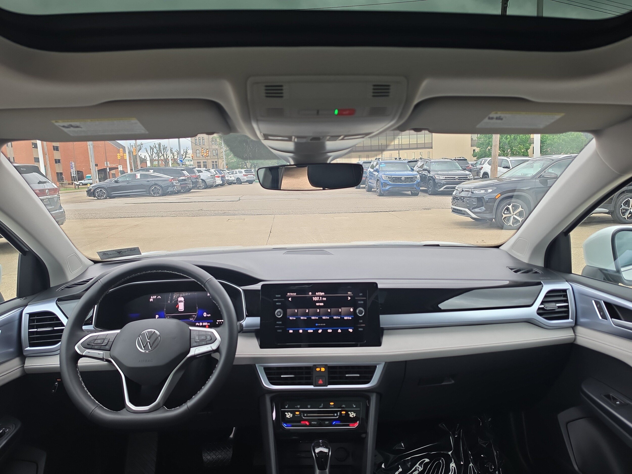 New 2026 Volkswagen Taos SE AWD/4WD image 14
