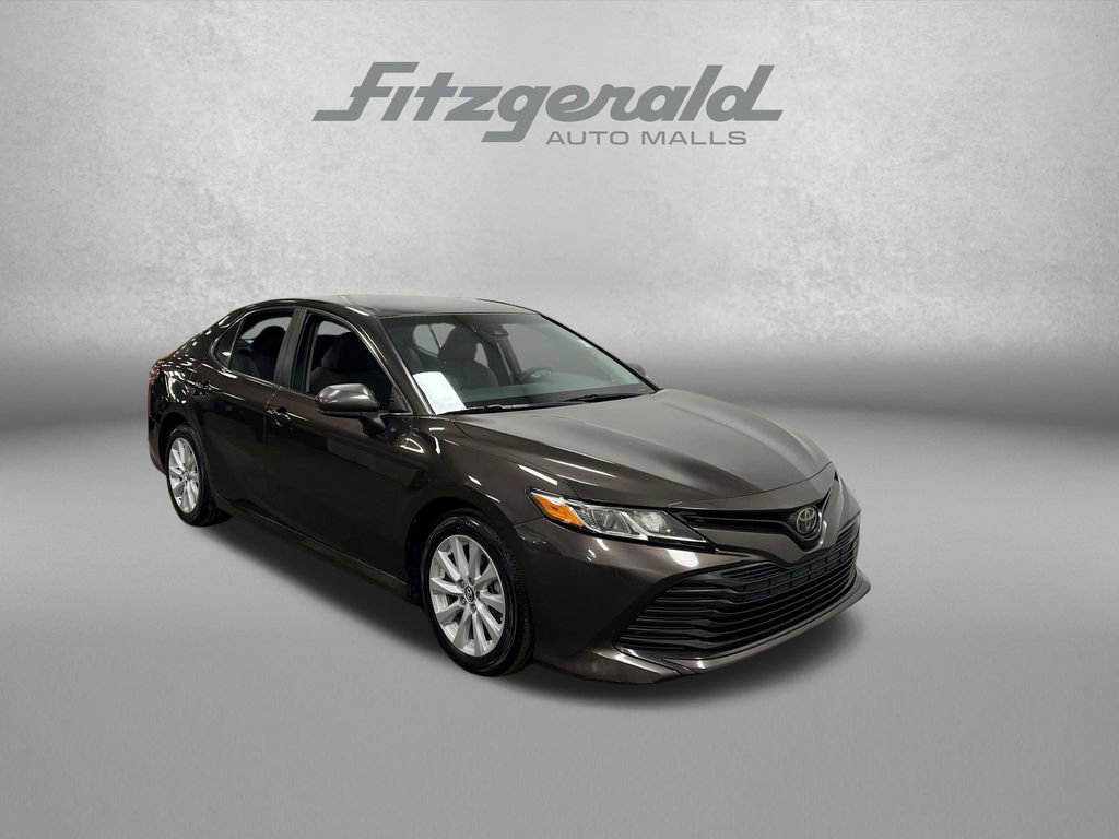 Used 2018 Toyota Camry LE image 9