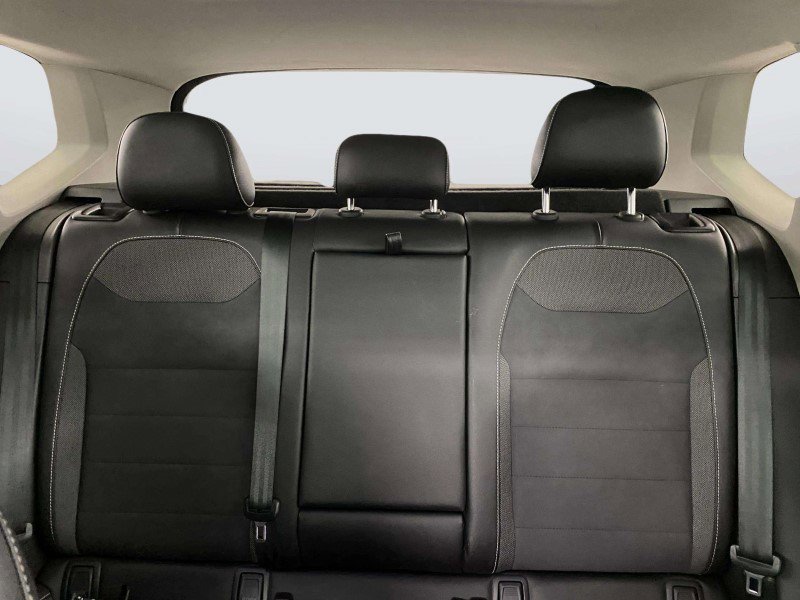 Used 2023 Volkswagen Taos SE w/ Panoramic Sunroof Package FWD image 24