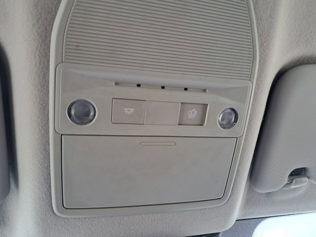 Used 2025 Nissan Kicks SR image 14