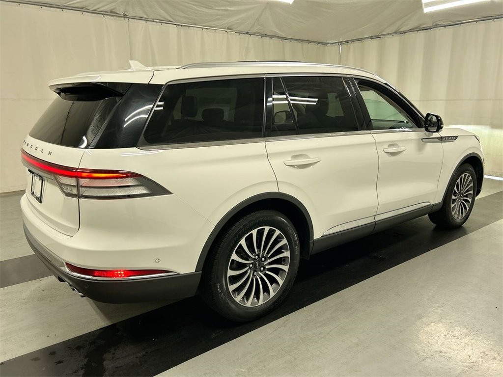 Used 2022 Lincoln Aviator Reserve w/ Equipment Group 201A image 2