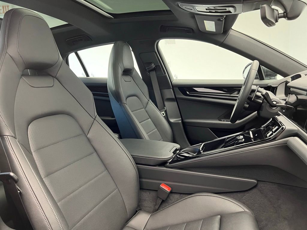 Used 2025 Porsche Panamera image 18