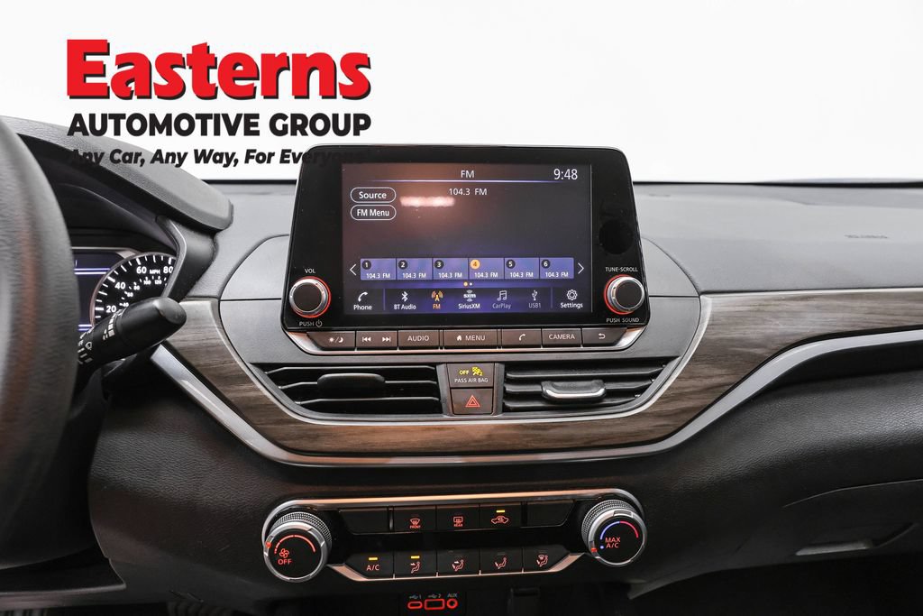 Used 2025 Nissan Altima 2.5 SV FWD image 13