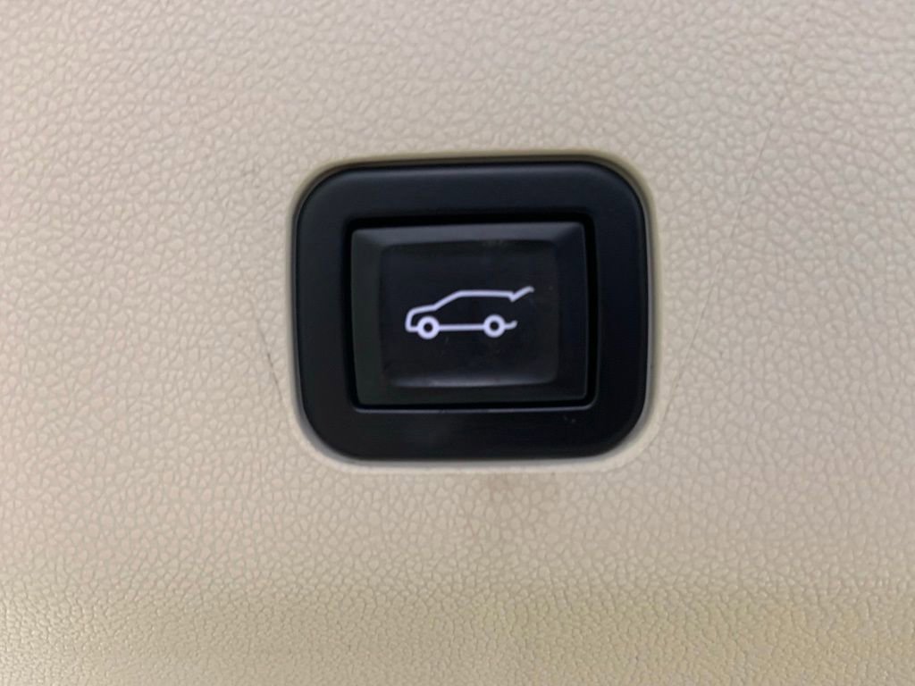 Used 2022 Cadillac Escalade Sport Platinum image 14