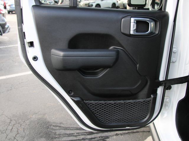 Used 2025 Jeep Wrangler Unlimited Rubicon image 22