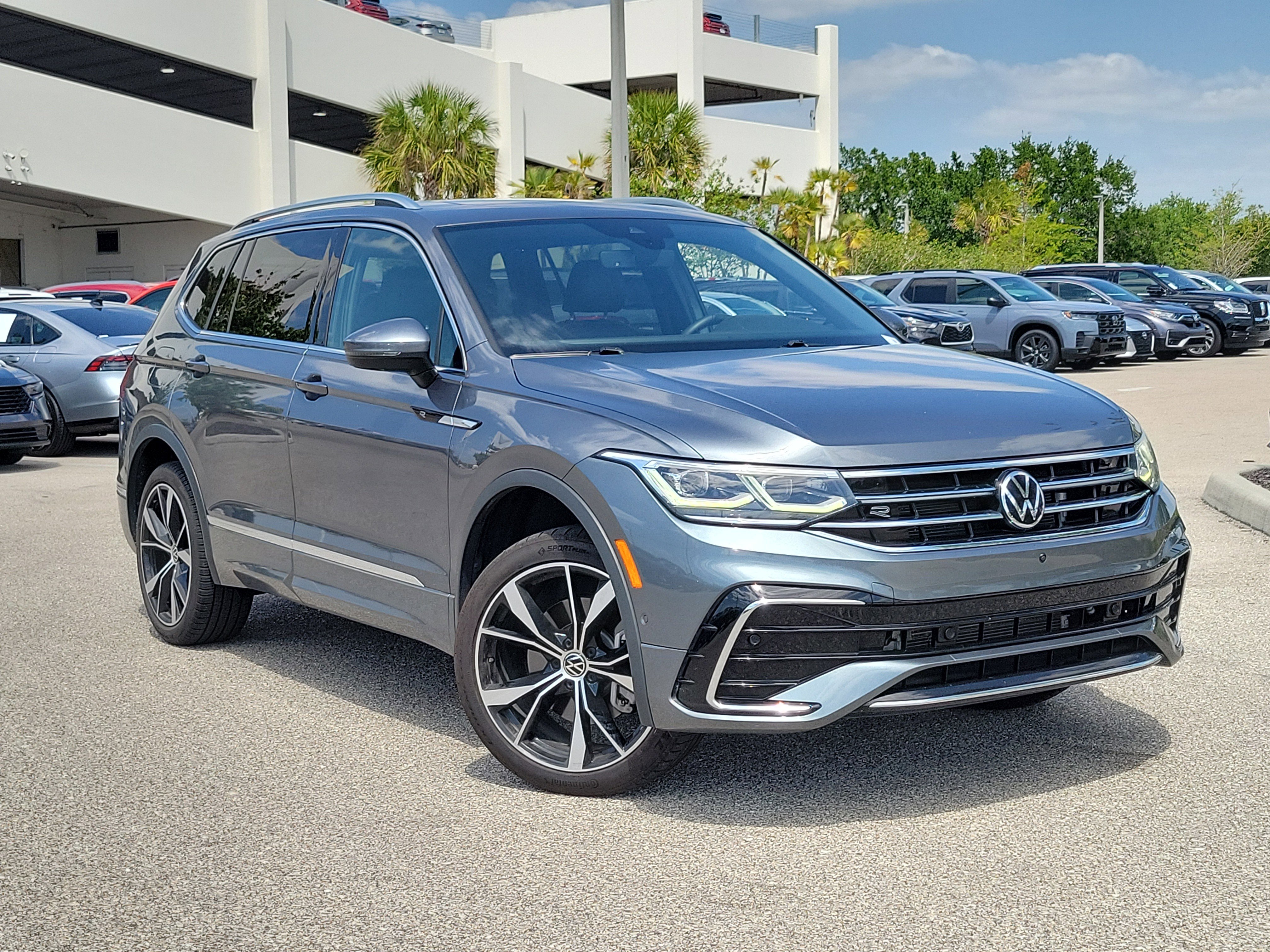 Used 2022 Volkswagen Tiguan SEL R-Line image 32