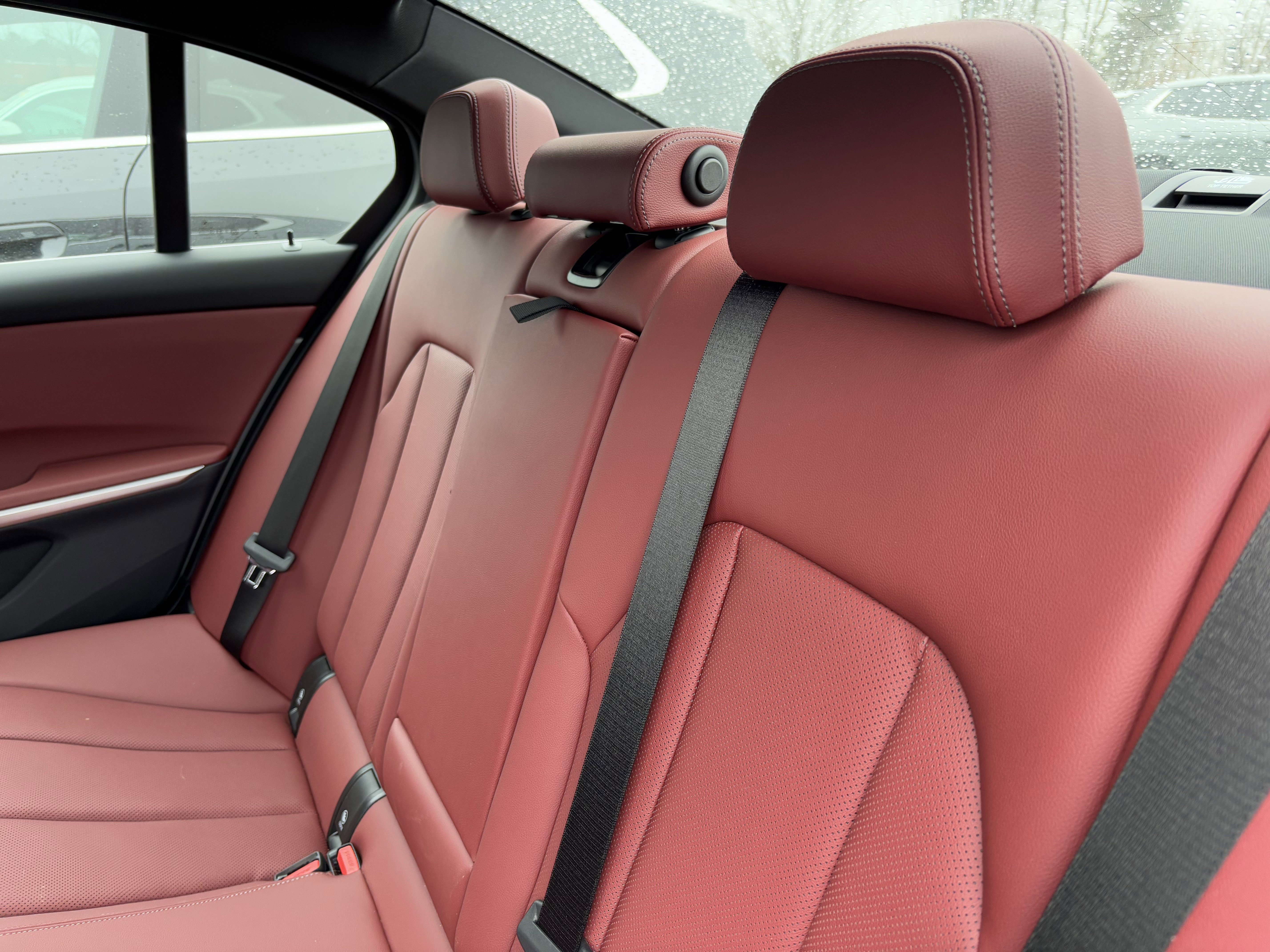 Certified 2025 BMW 330i xDrive Sedan w/ Premium Package image 32