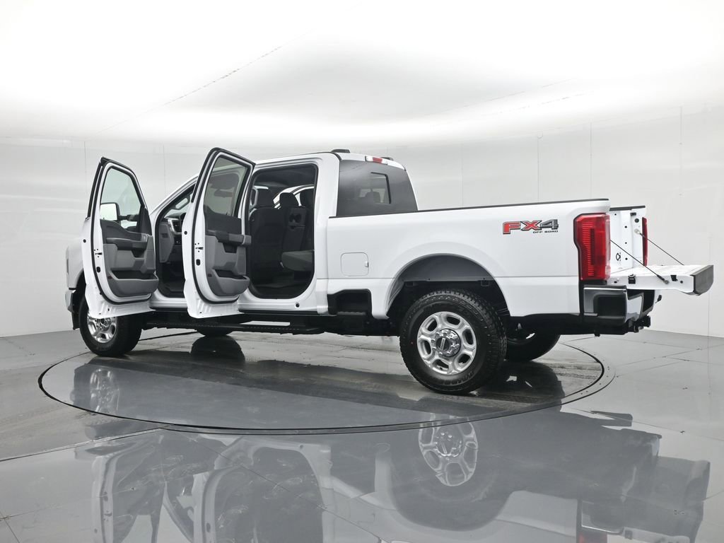 New 2026 Ford F250 XLT w/ FX4 Off-Road Package image 38