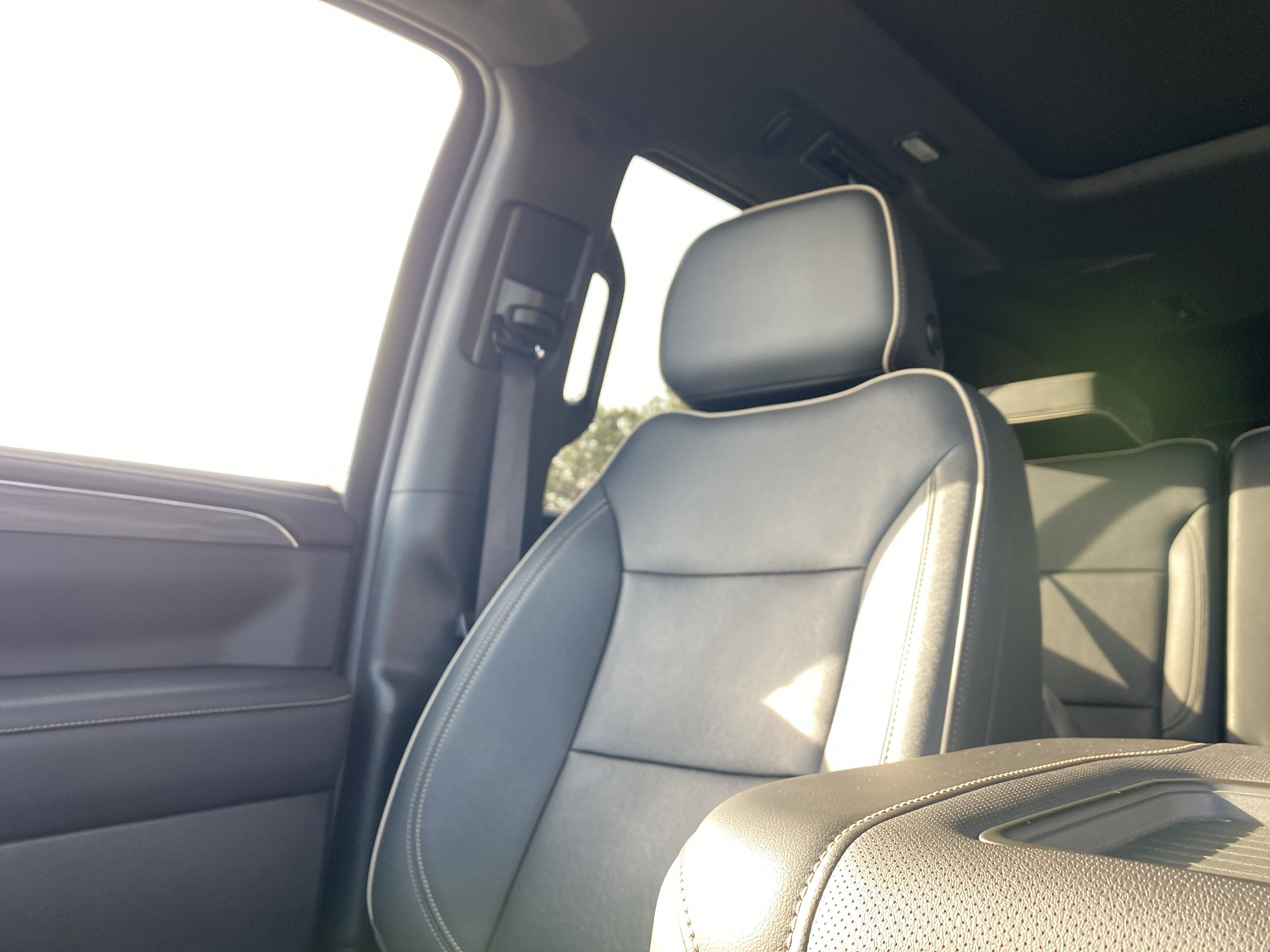 Used 2023 GMC Yukon SLT image 21