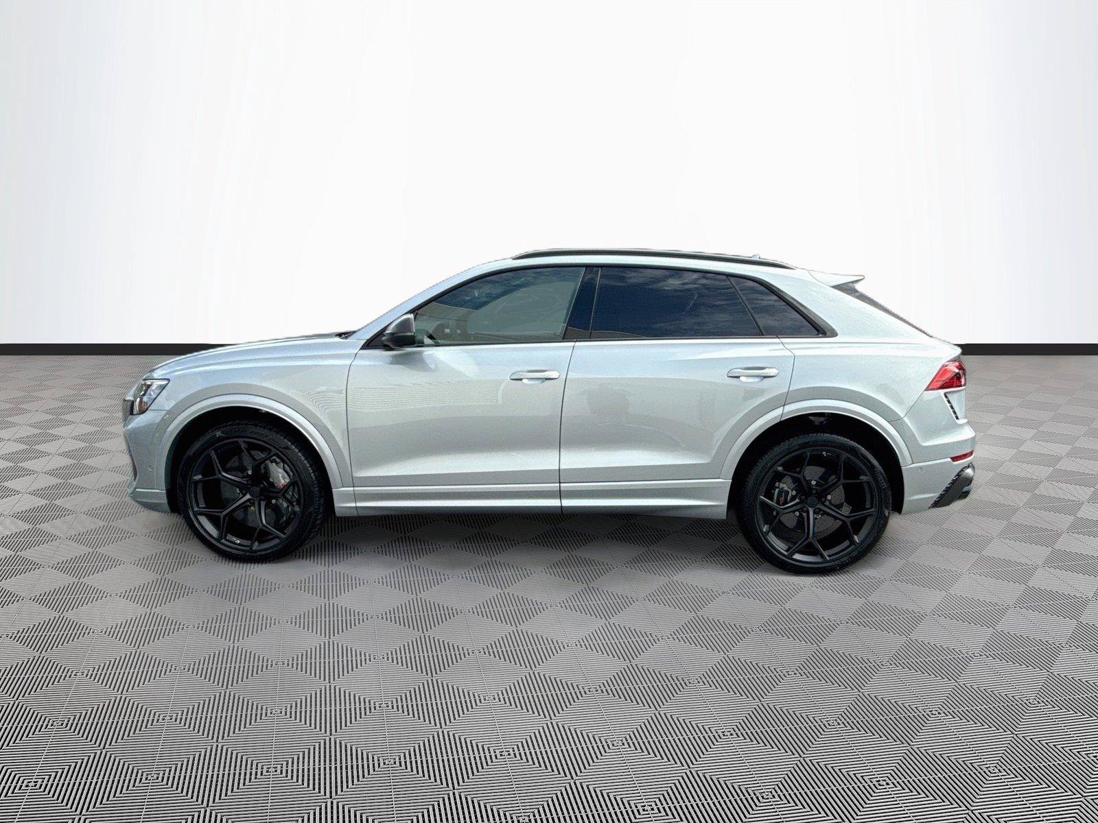 New 2027 Audi RS Q8 performance AWD/4WD image 4