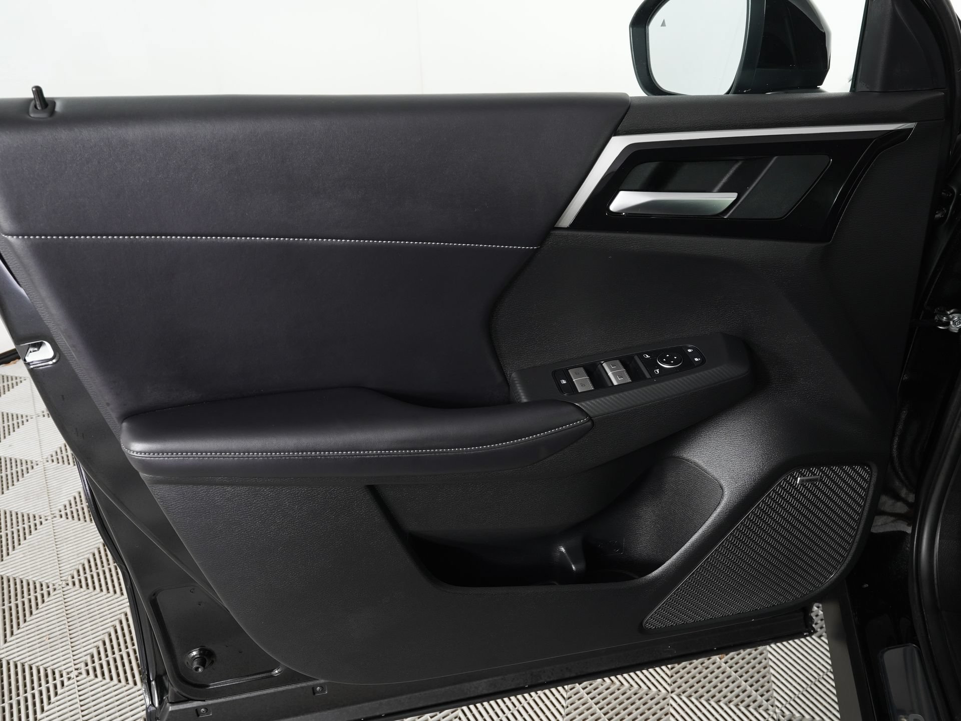New 2026 Mitsubishi Outlander LE FWD image 10