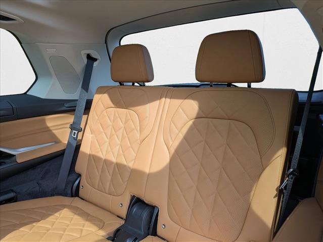 Used 2026 BMW X7 xDrive40i image 18