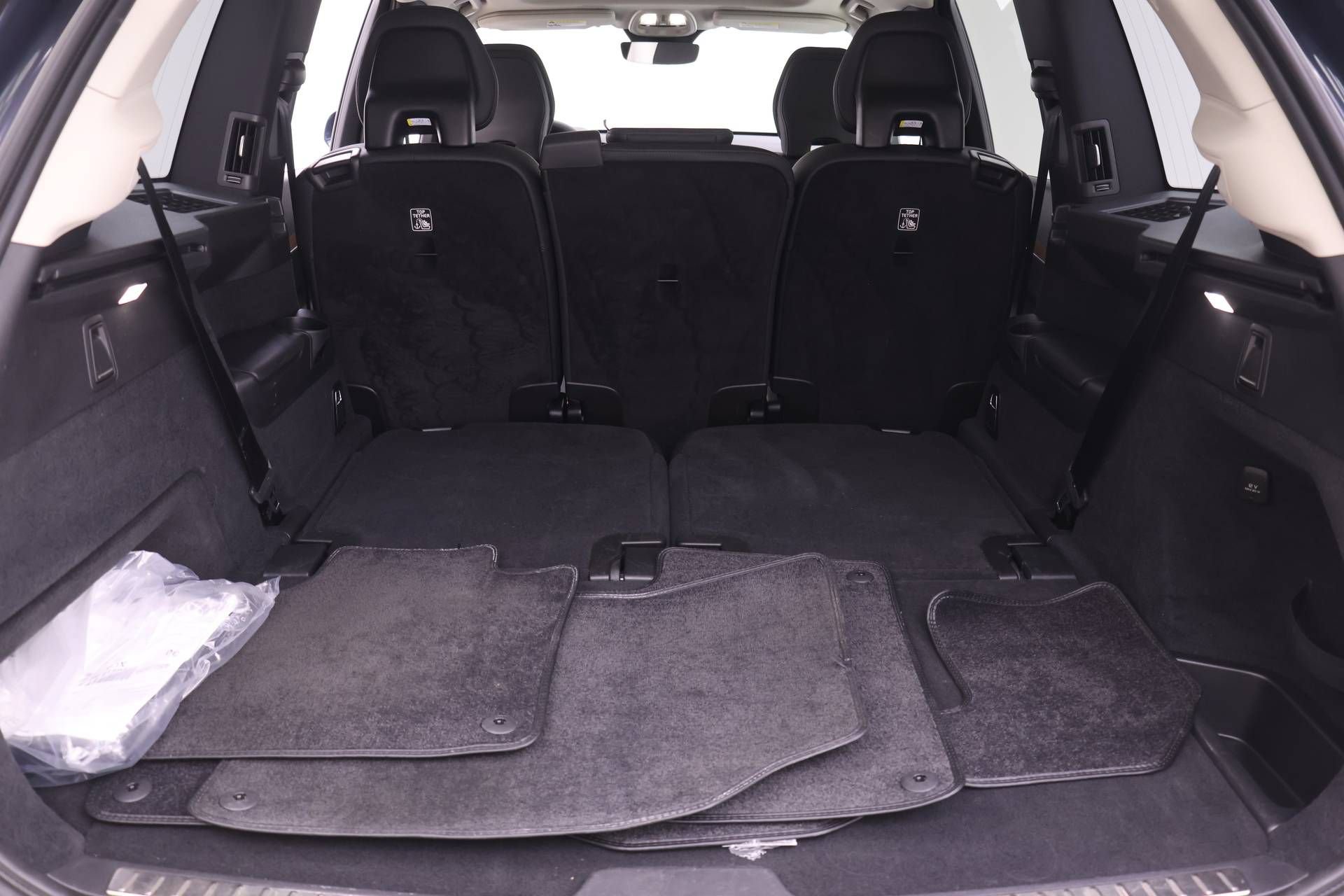 Used 2023 Volvo XC90 B6 Plus AWD/4WD image 18