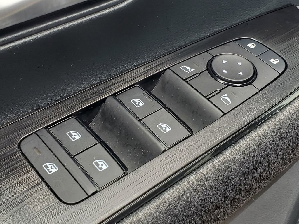 Used 2025 Nissan Kicks SV w/ SV Premium Package AWD/4WD image 12