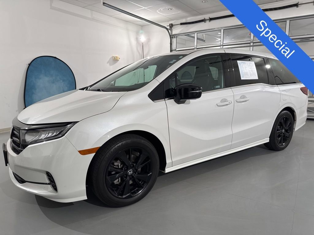 Used 2023 Honda Odyssey Sport image 3