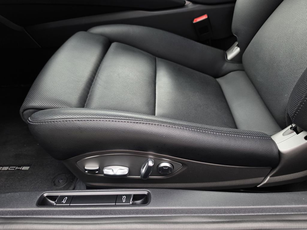 Certified 2024 Porsche 718 Boxster S RWD image 19