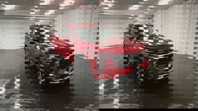 New 2026 Chevrolet Trax LT w/ Sunroof Package image 2