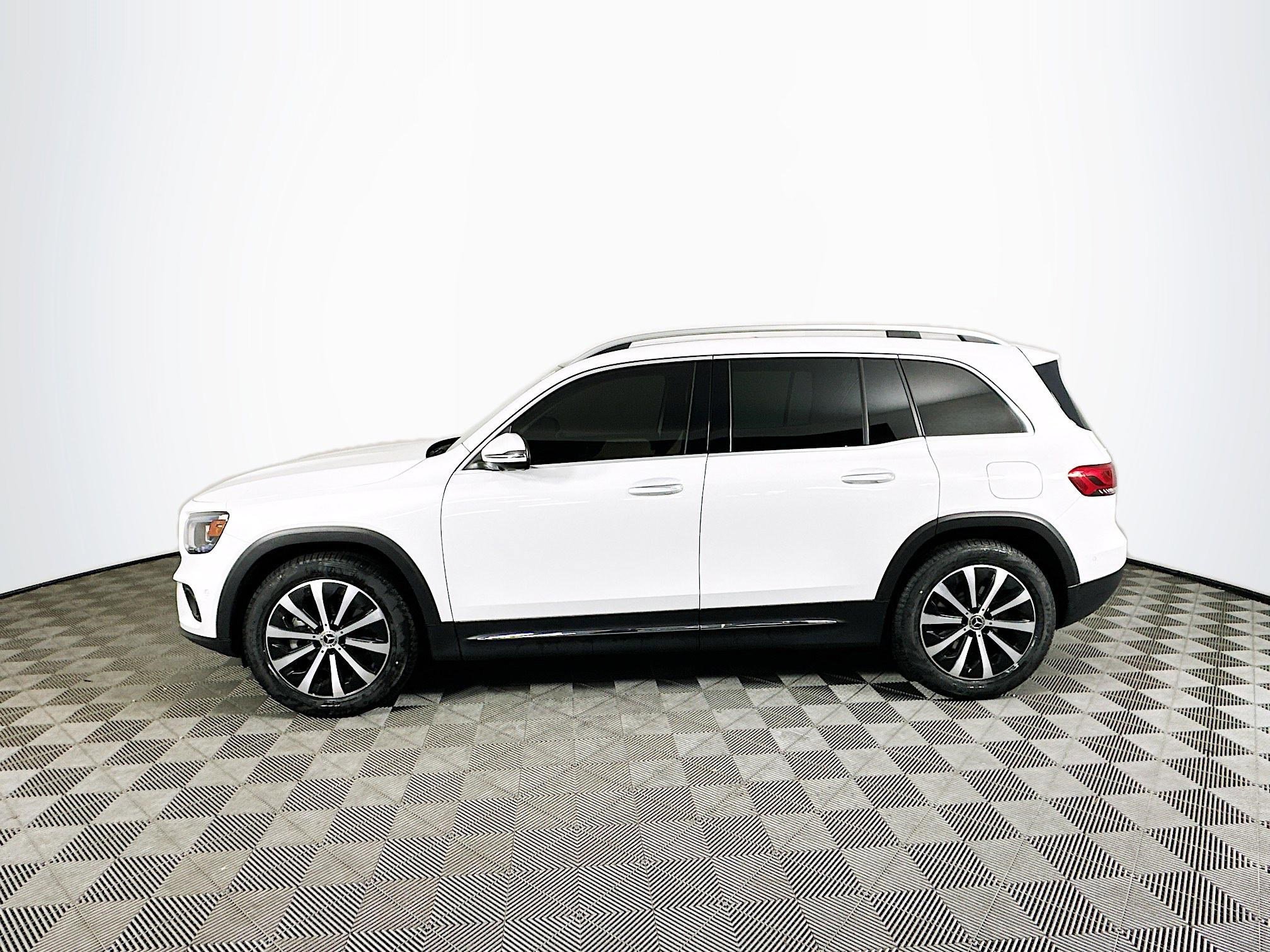 Used 2020 Mercedes-Benz GLB 250 4MATIC image 4
