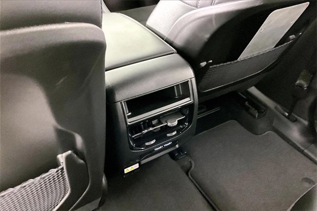 Used 2025 Jeep Grand Cherokee Altitude w/ Trailer Tow Package image 10