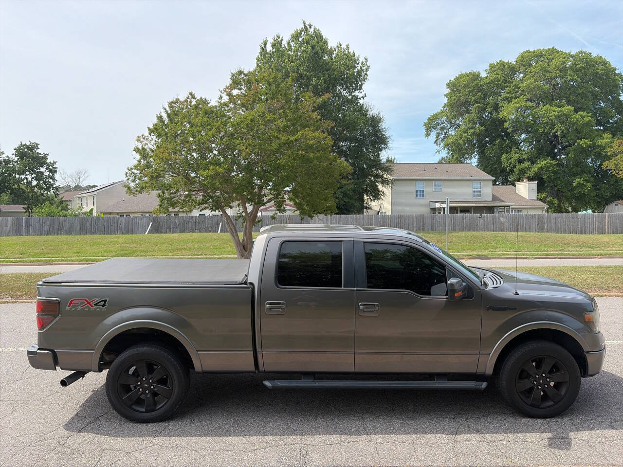Used 2014 Ford F150 FX4 w/ Equipment Group 402A Luxury AWD/4WD image 8