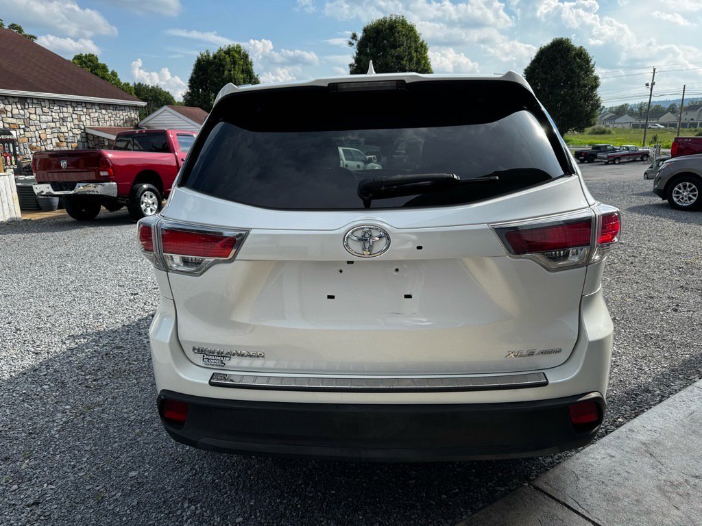 Used 2015 Toyota Highlander XLE image 6