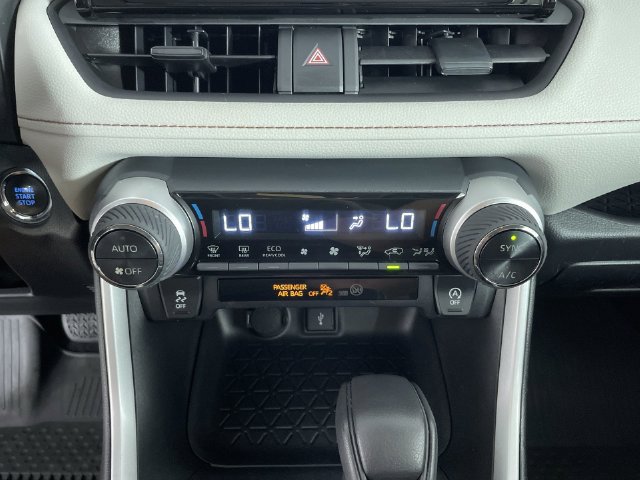 Used 2021 Toyota RAV4 XLE AWD/4WD image 23