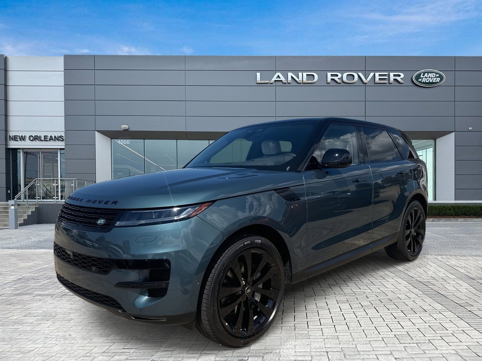 New 2025 Land Rover Range Rover Sport SE