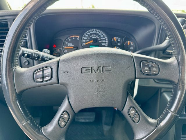 Used 2004 GMC Sierra 2500 SLT w/ Heavy-Duty Power Package AWD/4WD image 15