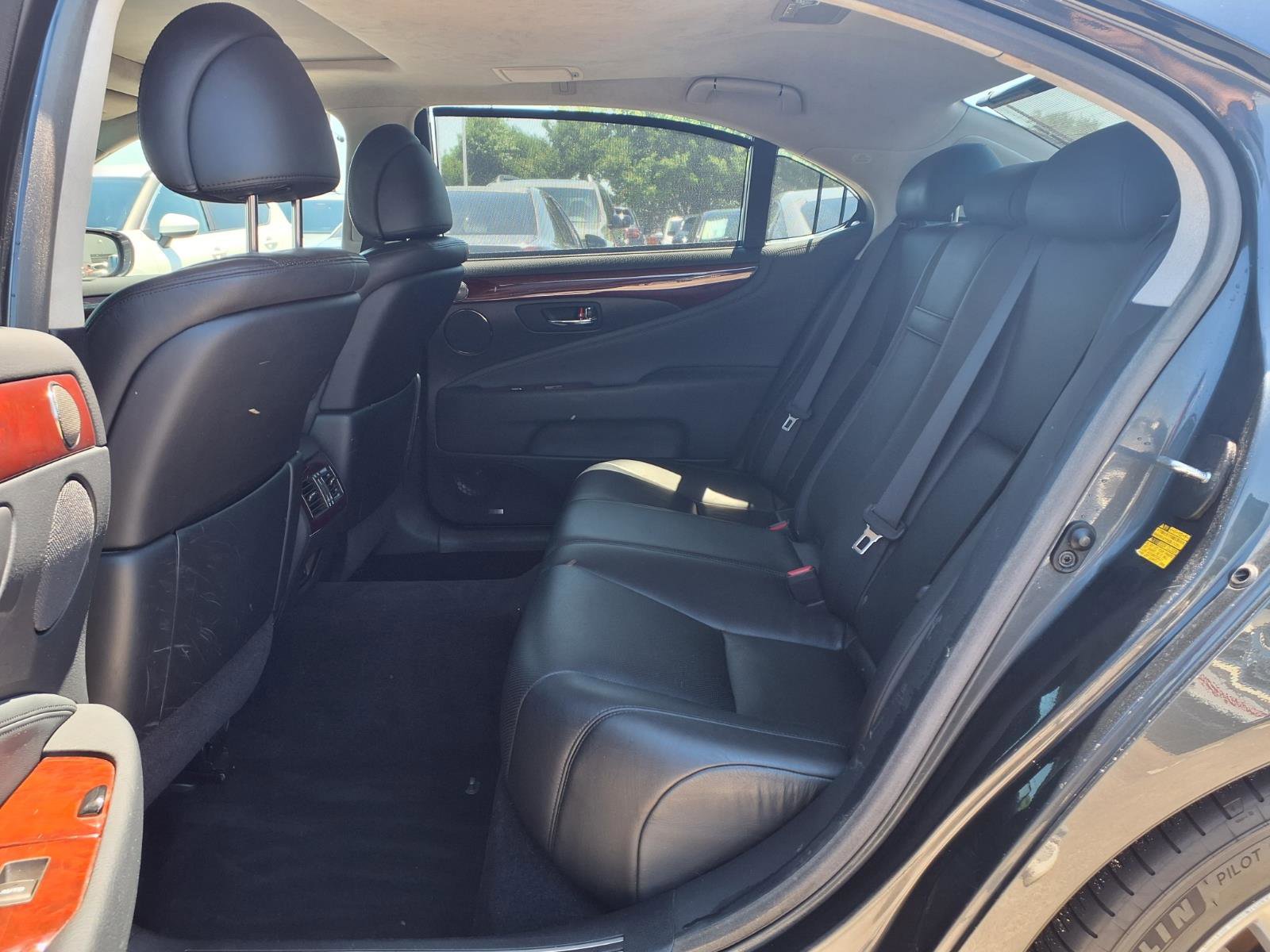 Used 2011 Lexus LS 460 L w/ Luxury Pkg RWD image 10