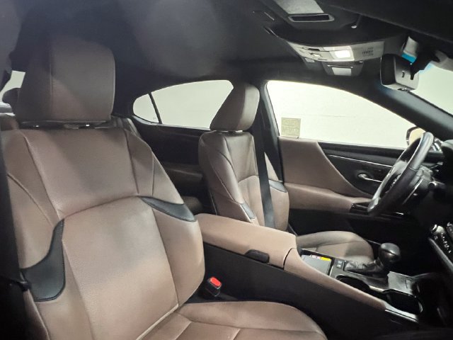 Certified 2025 Lexus ES 300h w/ Premium Package FWD image 11