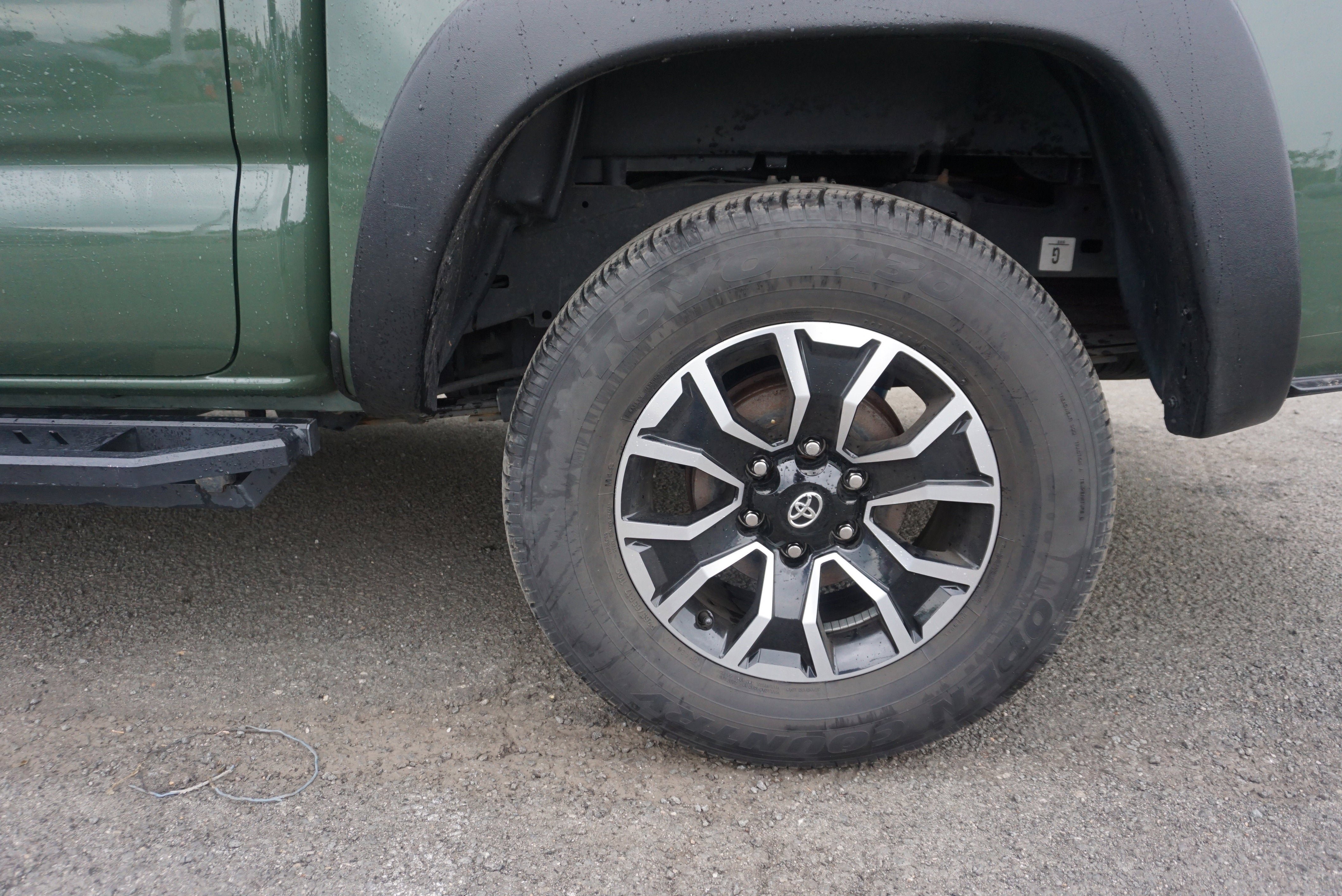 Used 2022 Toyota Tacoma TRD Sport w/ Technology Package AWD/4WD image 6