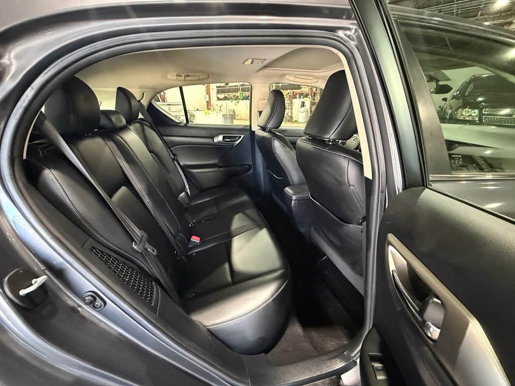 Used 2015 Lexus CT 200h FWD image 20
