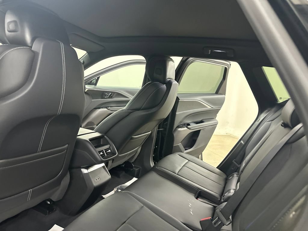 New 2026 Cadillac Lyriq Luxury AWD/4WD image 28